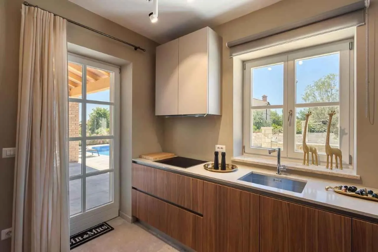 Holiday Homes In Vabriga - Istrien 41768 Tar-Vabriga Croatia